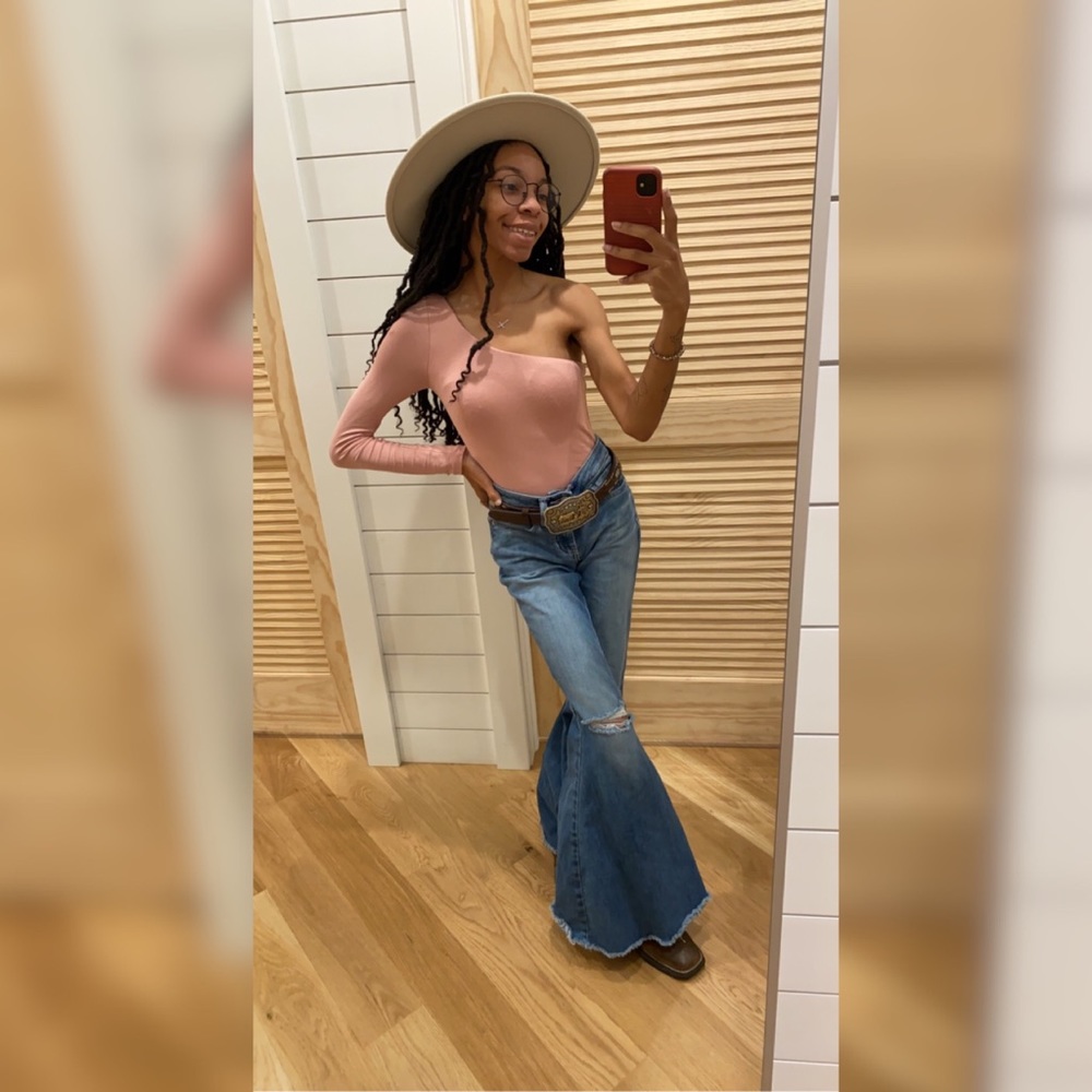 Meet your Posher, Ashley